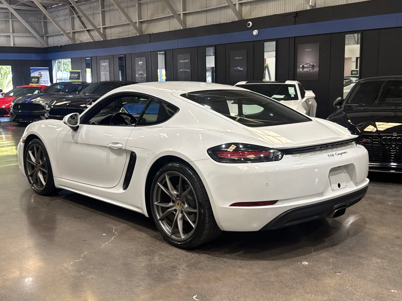 Used 2019 Porsche 718 Cayman RWD image 11