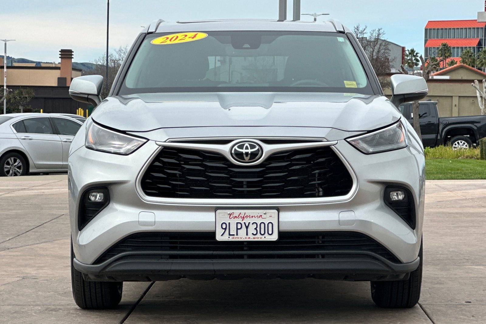 Certified 2024 Toyota Highlander XLE image 11