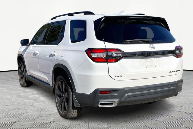 Used 2025 Honda Pilot Black Edition image 4