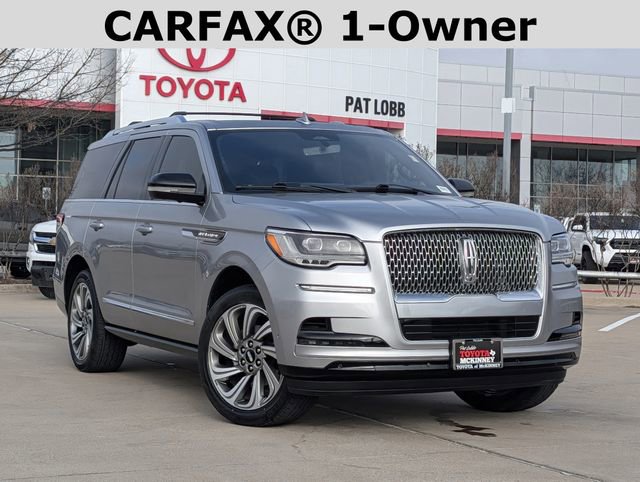 Used 2022 Lincoln Navigator Reserve image 2