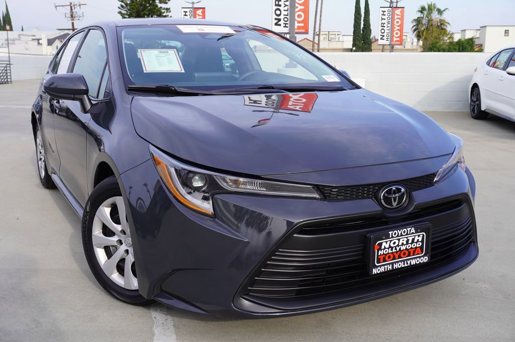 Certified 2025 Toyota Corolla LE video 2