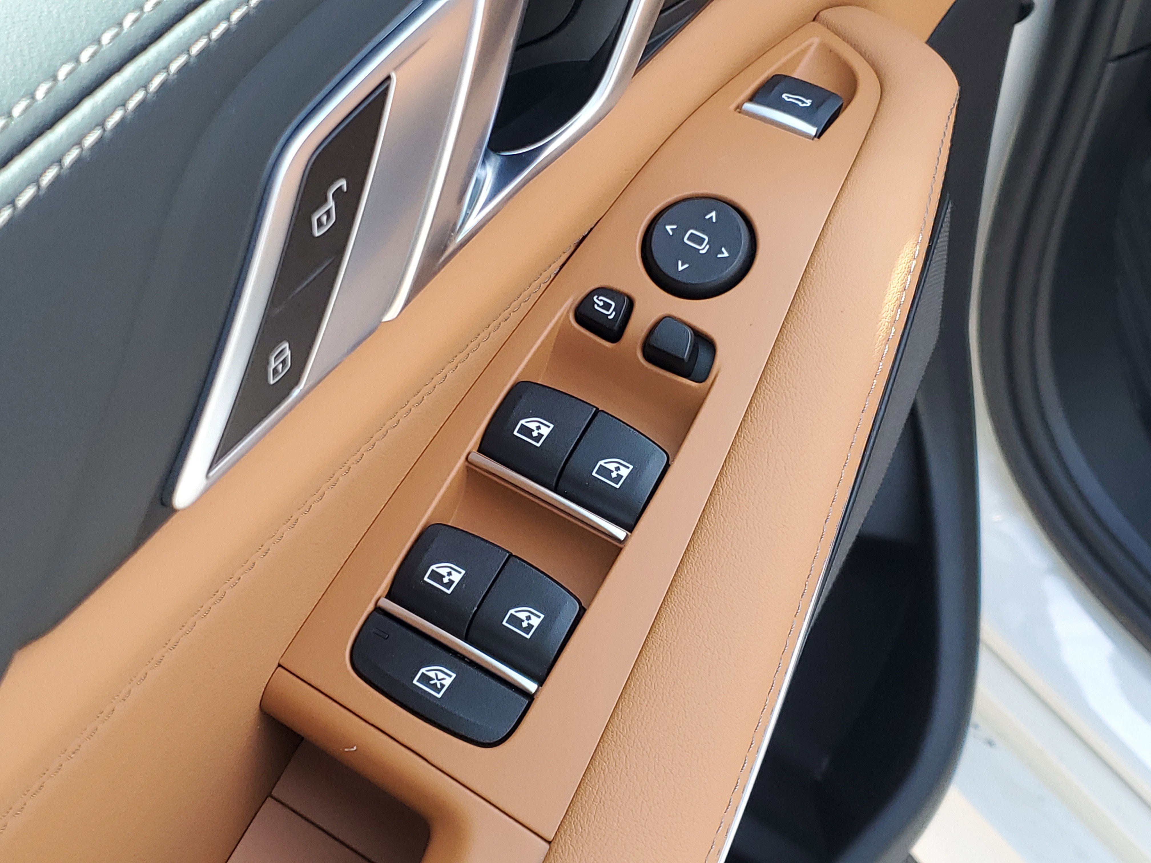 New 2026 BMW X5 xDrive40i w/ M Sport Package AWD/4WD image 6