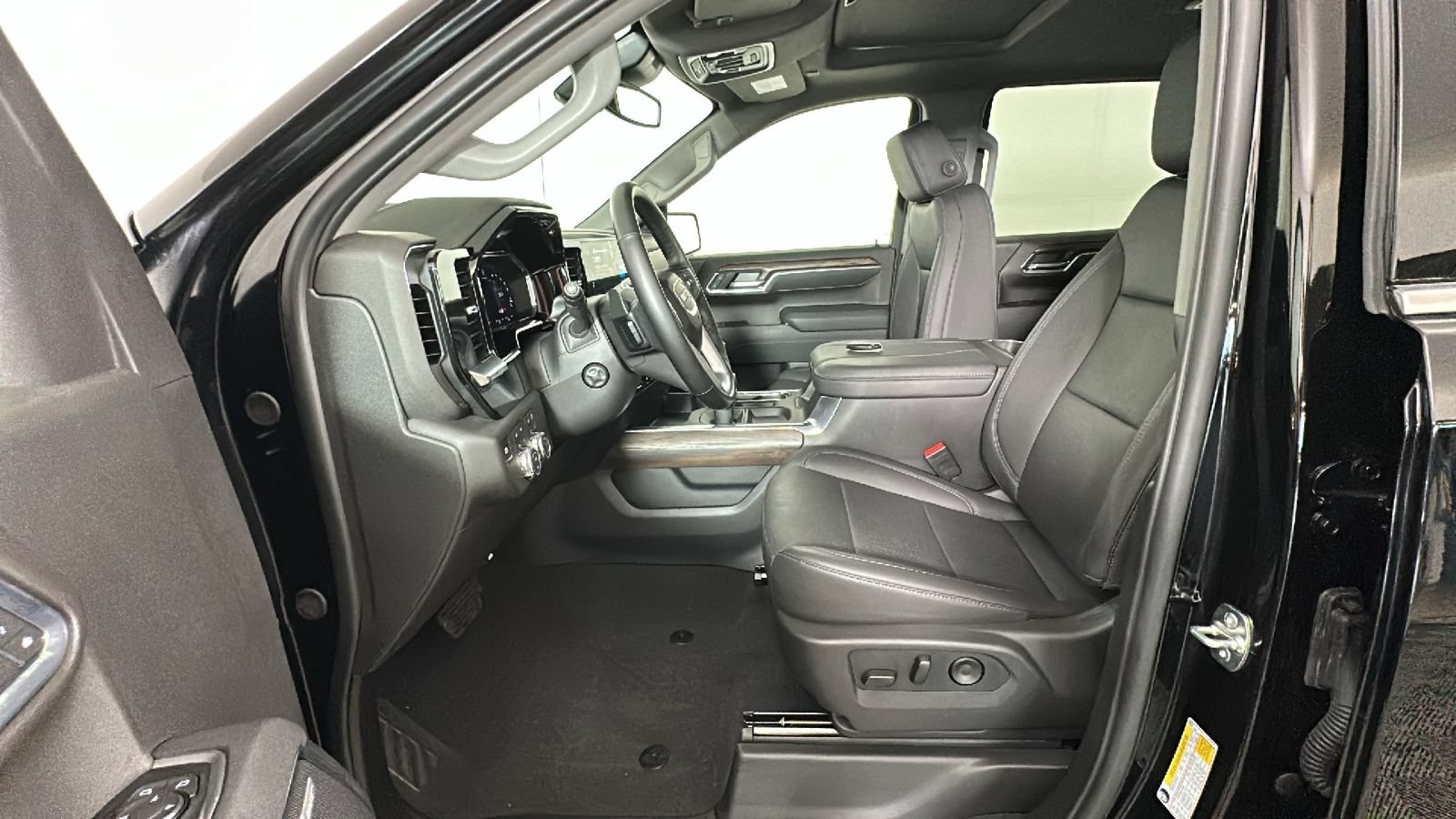 New 2026 GMC Sierra 1500 SLT w/ SLT Premium Plus Package AWD/4WD image 13