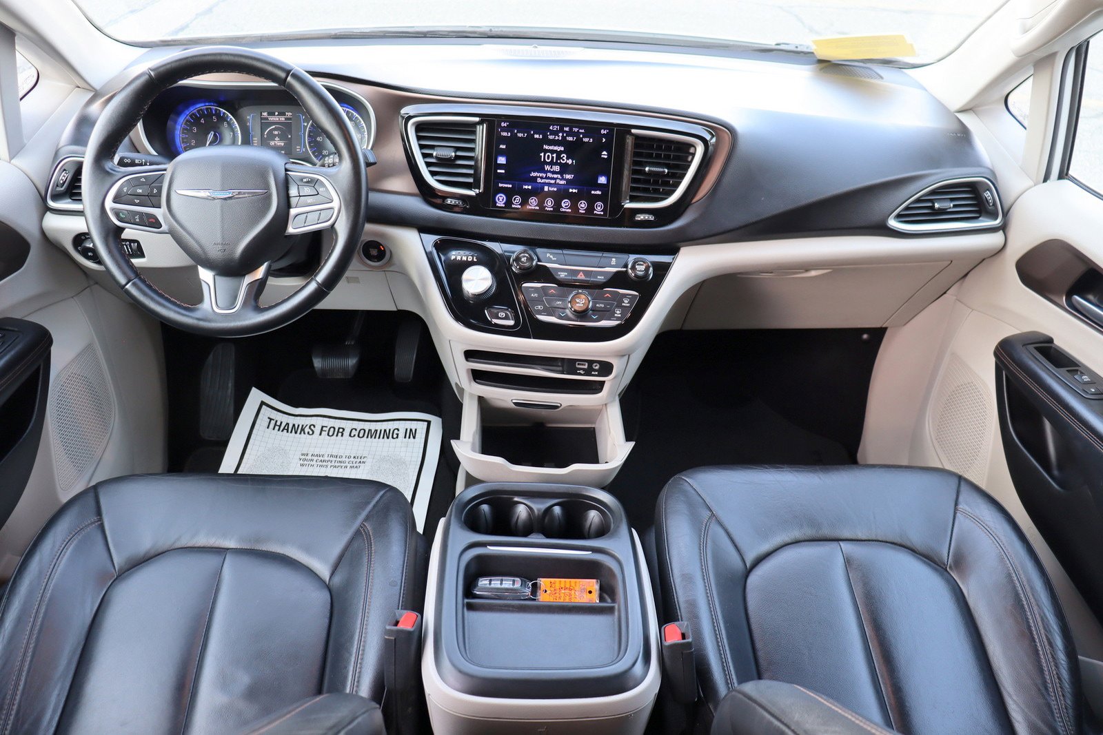 Used 2017 Chrysler Pacifica Touring-L FWD image 9