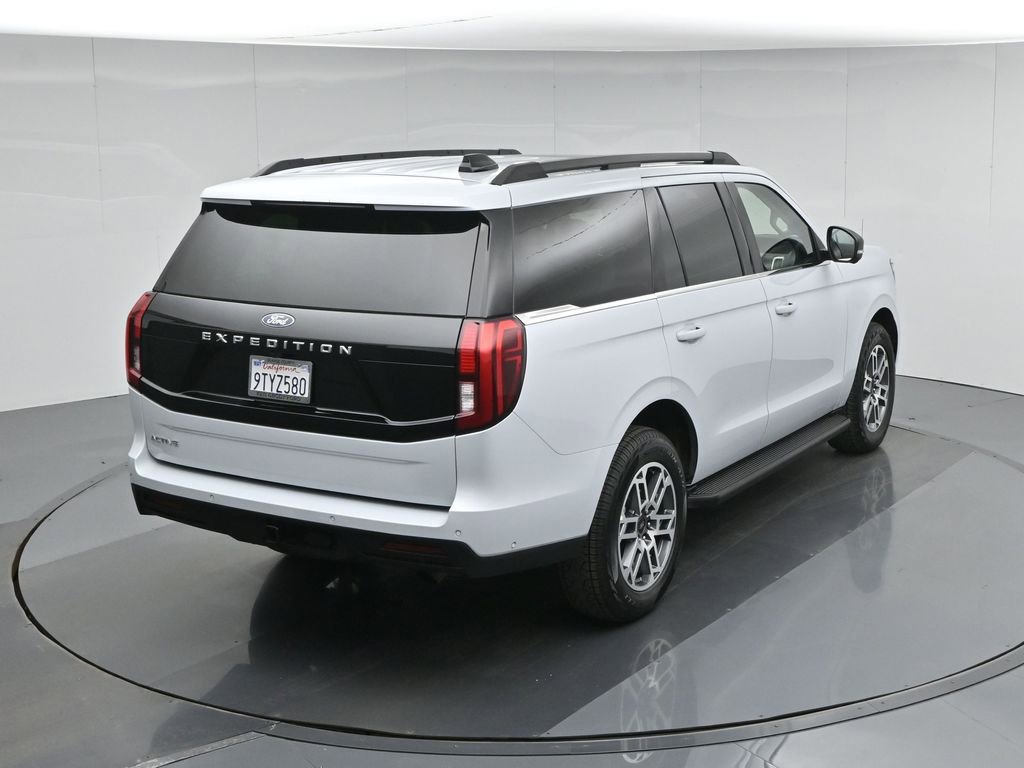 Used 2025 Ford Expedition Active image 41