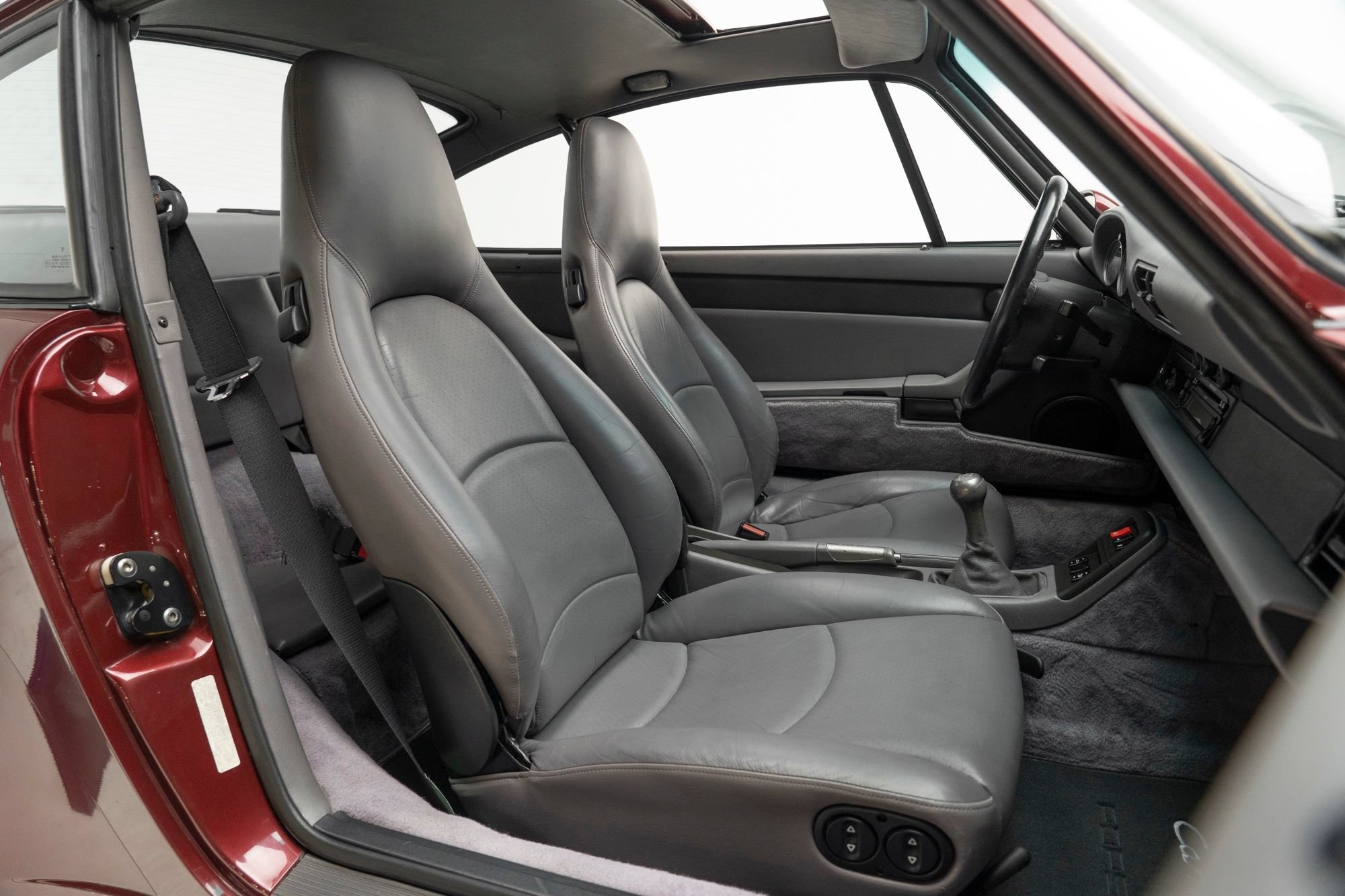 Used 1997 Porsche 911 Carrera S RWD image 50