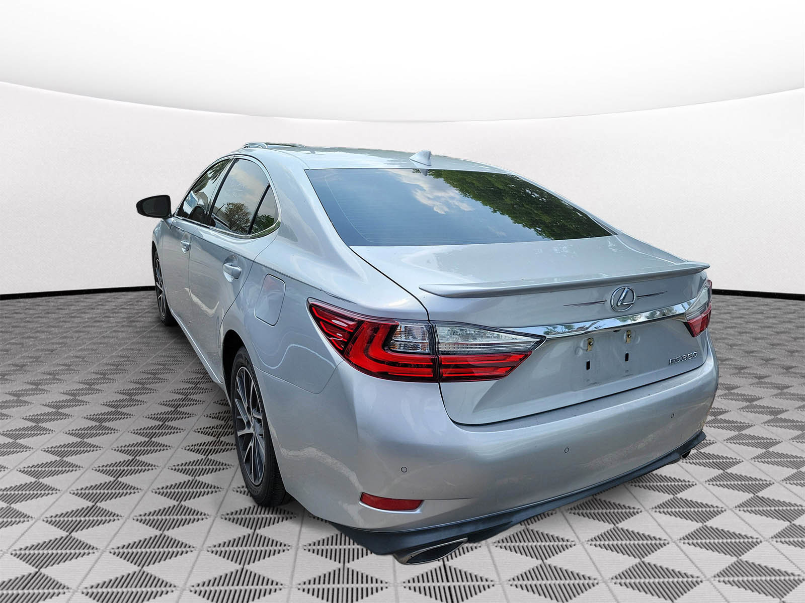 Used 2016 Lexus ES 350 w/ Luxury Package w/Wood Trim FWD image 4