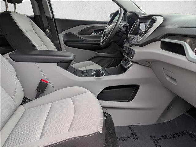 Used 2024 GMC Terrain SLE w/ Driver Convenience Package image 30