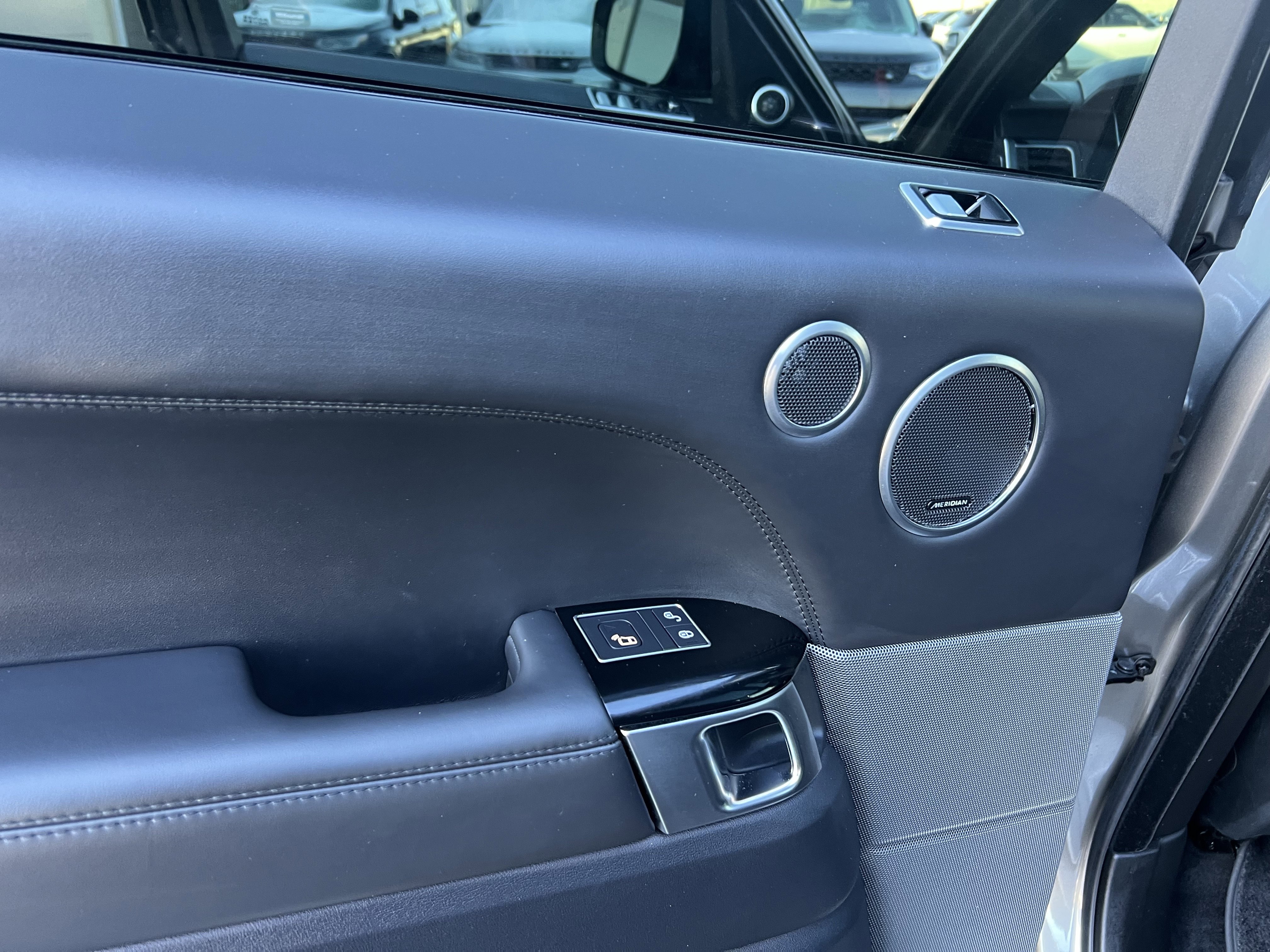 Used 2019 Land Rover Range Rover Sport HSE Dynamic image 30