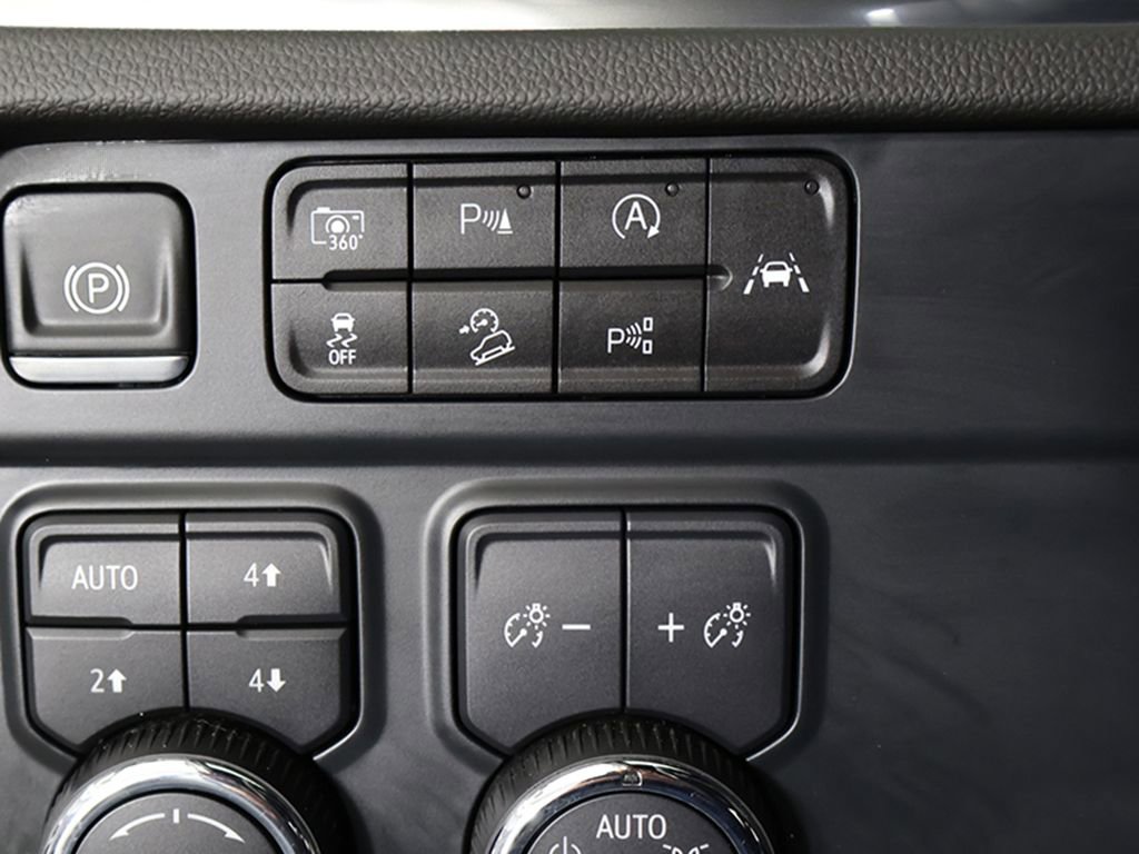 Used 2025 Chevrolet Tahoe Z71 AWD/4WD image 45