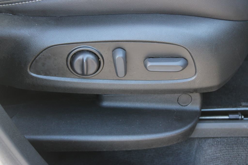 Used 2023 Chevrolet Traverse LT image 30