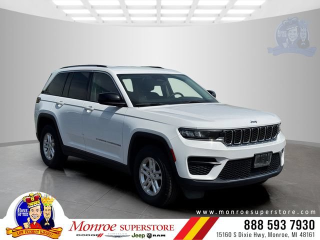 Certified 2024 Jeep Grand Cherokee Laredo AWD/4WD image 1