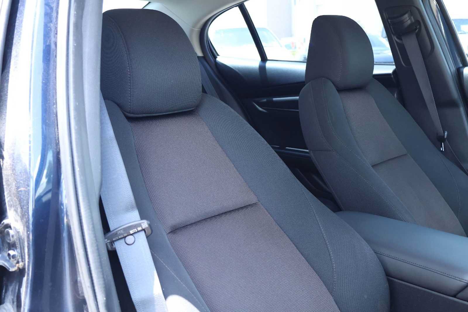 Used 2019 MAZDA MAZDA3 Sedan FWD image 14