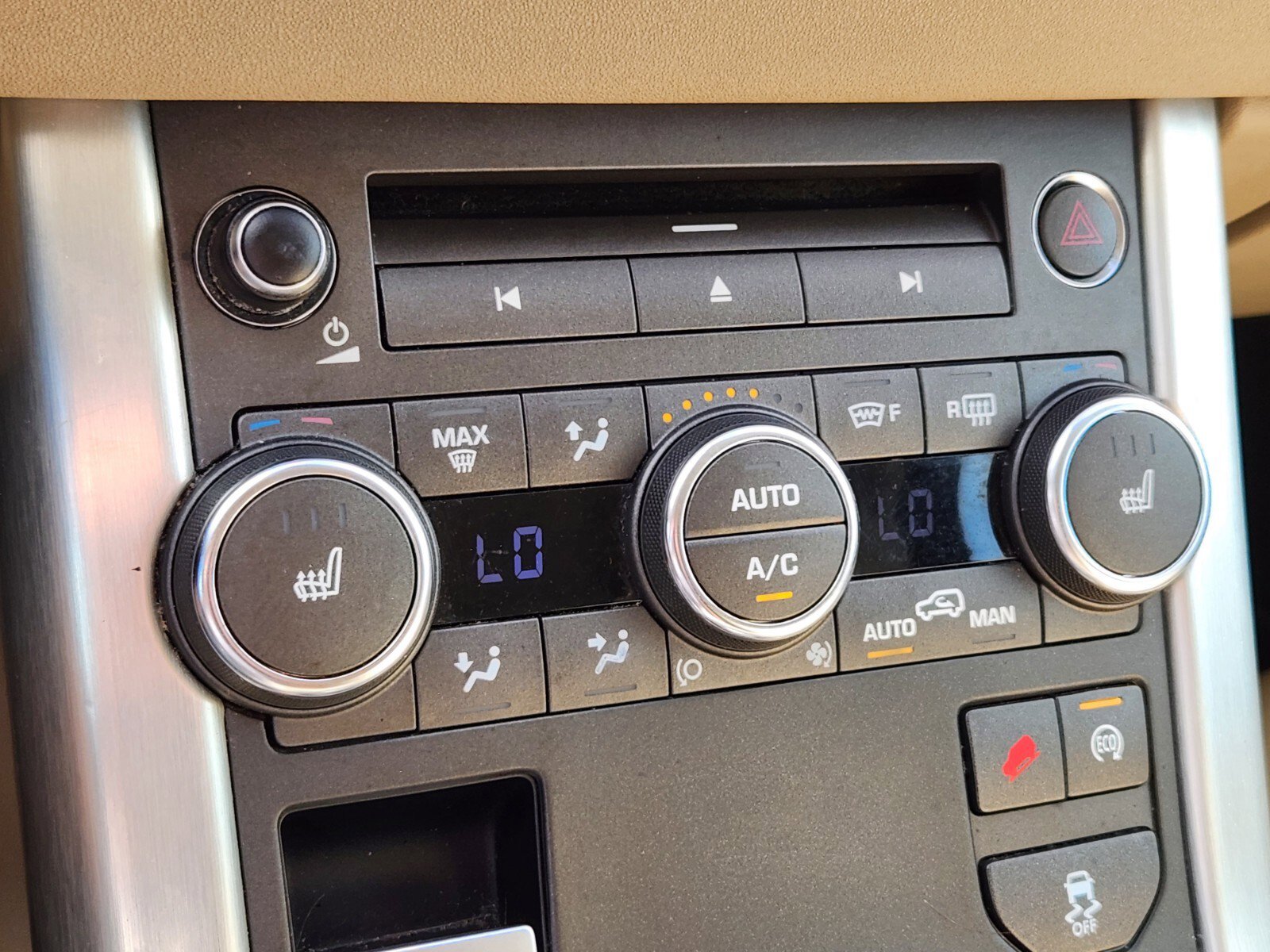 Used 2015 Land Rover Range Rover Evoque Pure Plus image 16