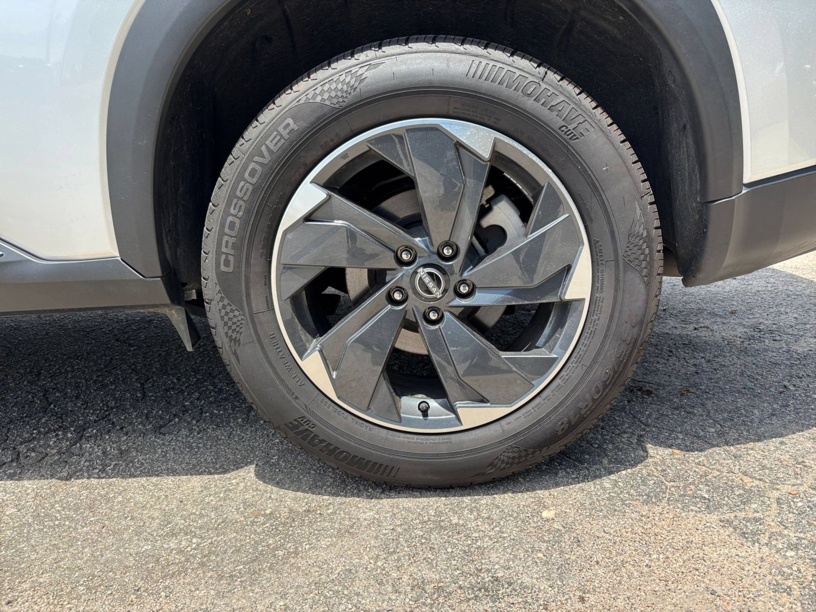 Used 2025 Nissan Rogue SV FWD image 27