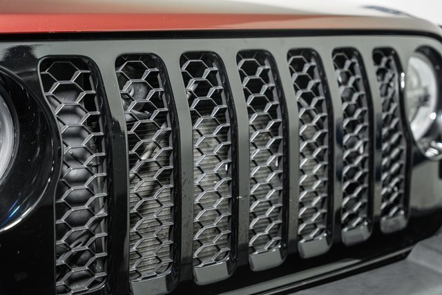 Used 2021 Jeep Gladiator Willys image 13