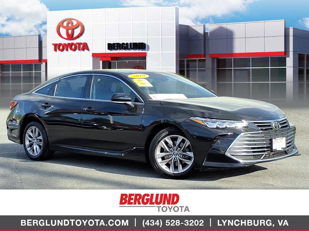 Used 2019 Toyota Avalon XLE w/ Moonroof Package FWD image 1