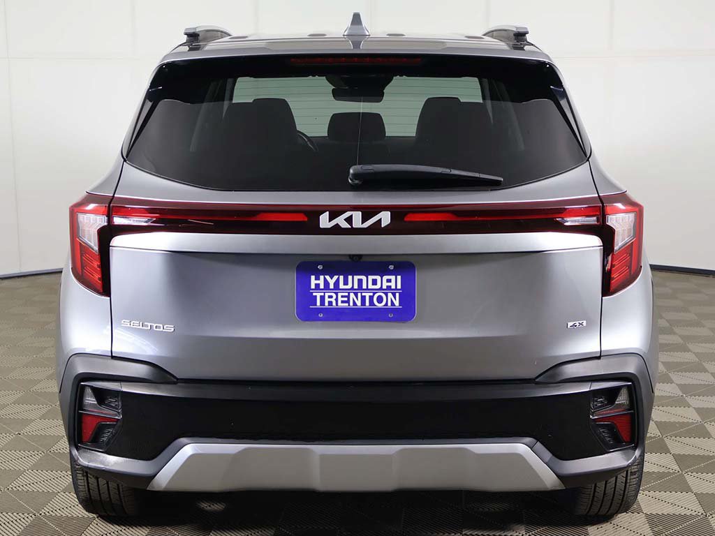 Used 2024 Kia Seltos S AWD/4WD image 12