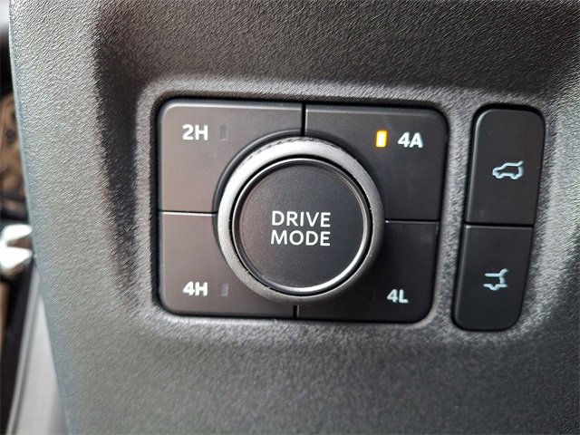 Used 2025 Ford Expedition Active image 25