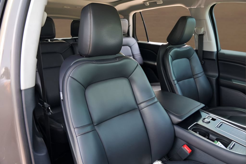 Used 2025 Lincoln Aviator 2WD image 30