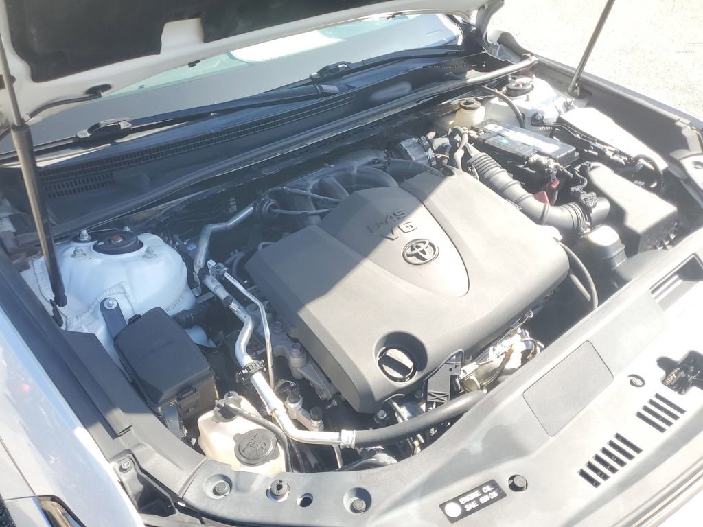 Used 2019 Toyota Avalon XLE image 11