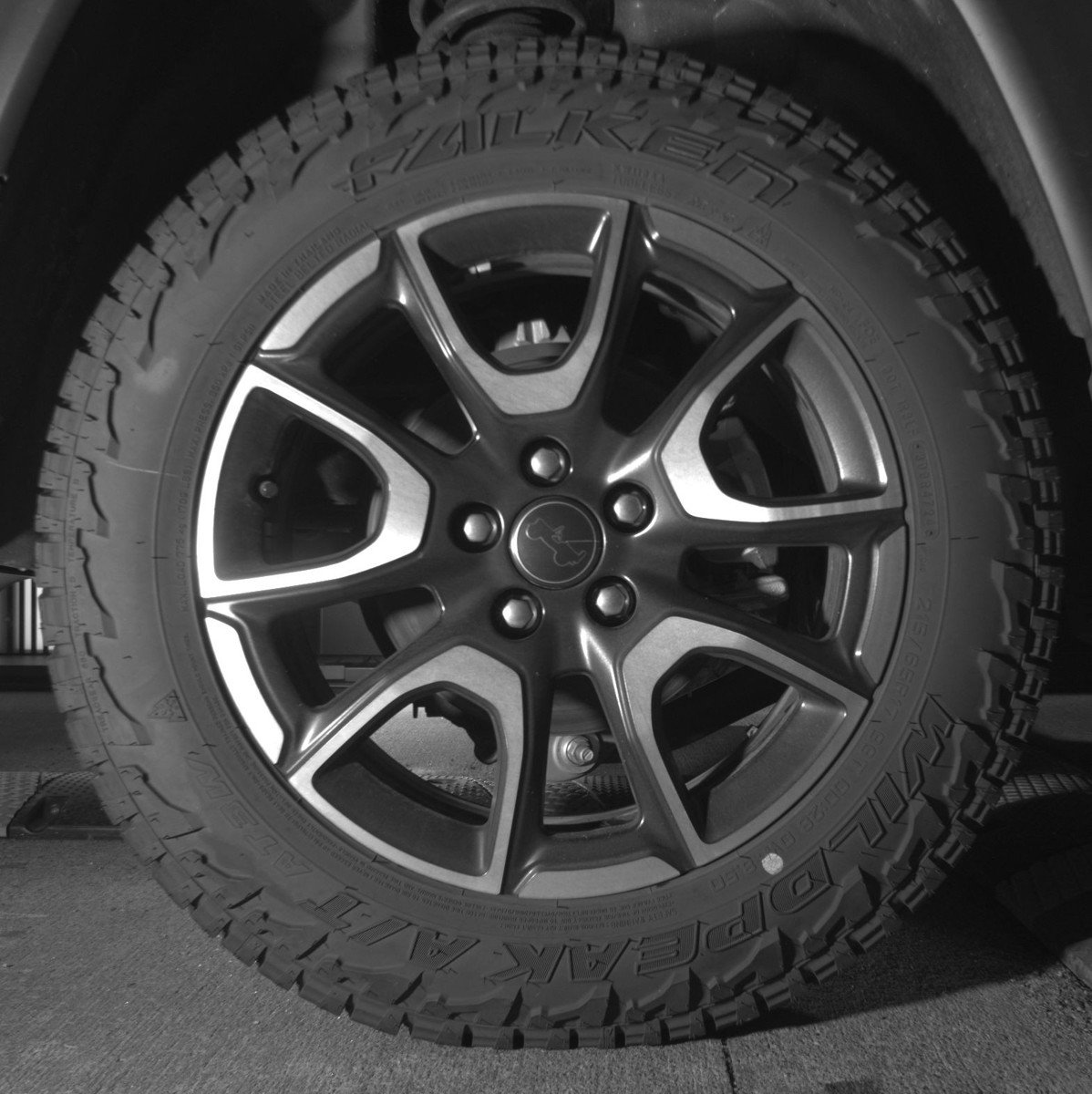 Used 2025 Jeep Compass Trailhawk AWD/4WD image 14