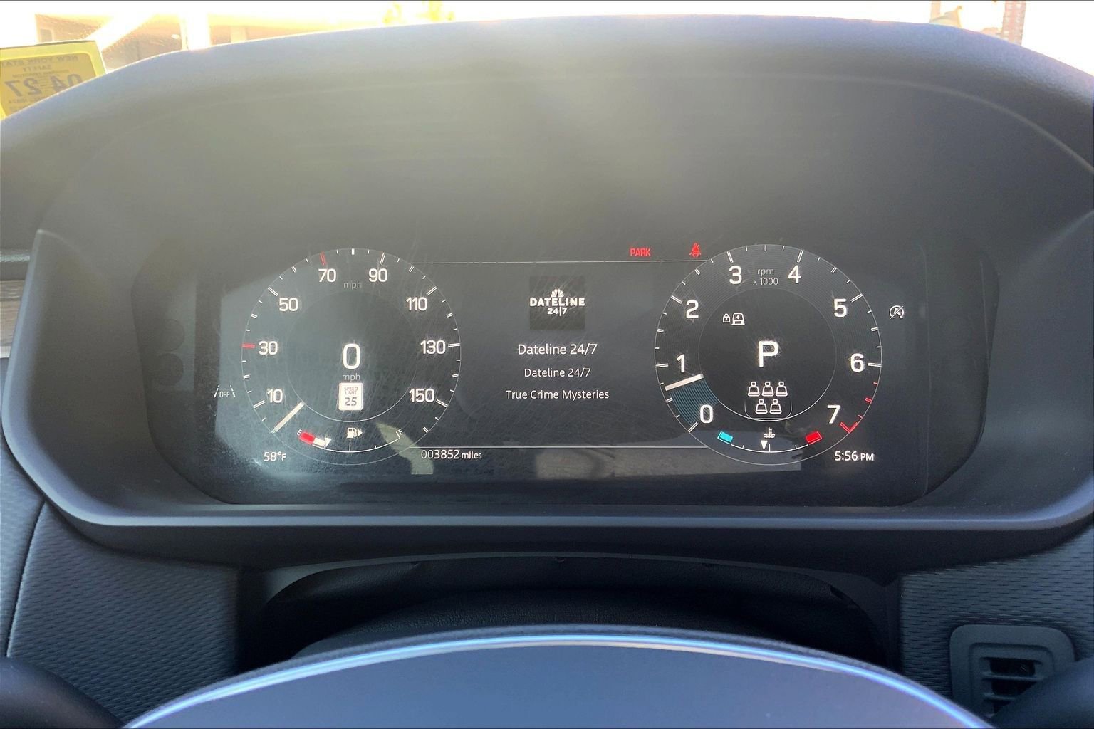 Used 2025 Land Rover Discovery Dynamic SE AWD/4WD image 25