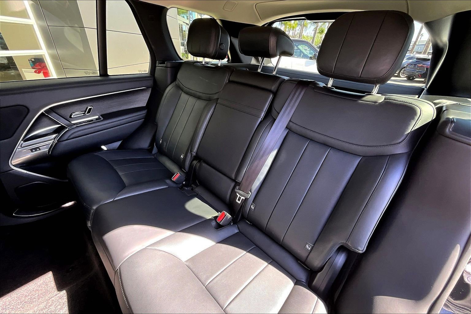 Certified 2023 Land Rover Range Rover SE AWD/4WD image 25