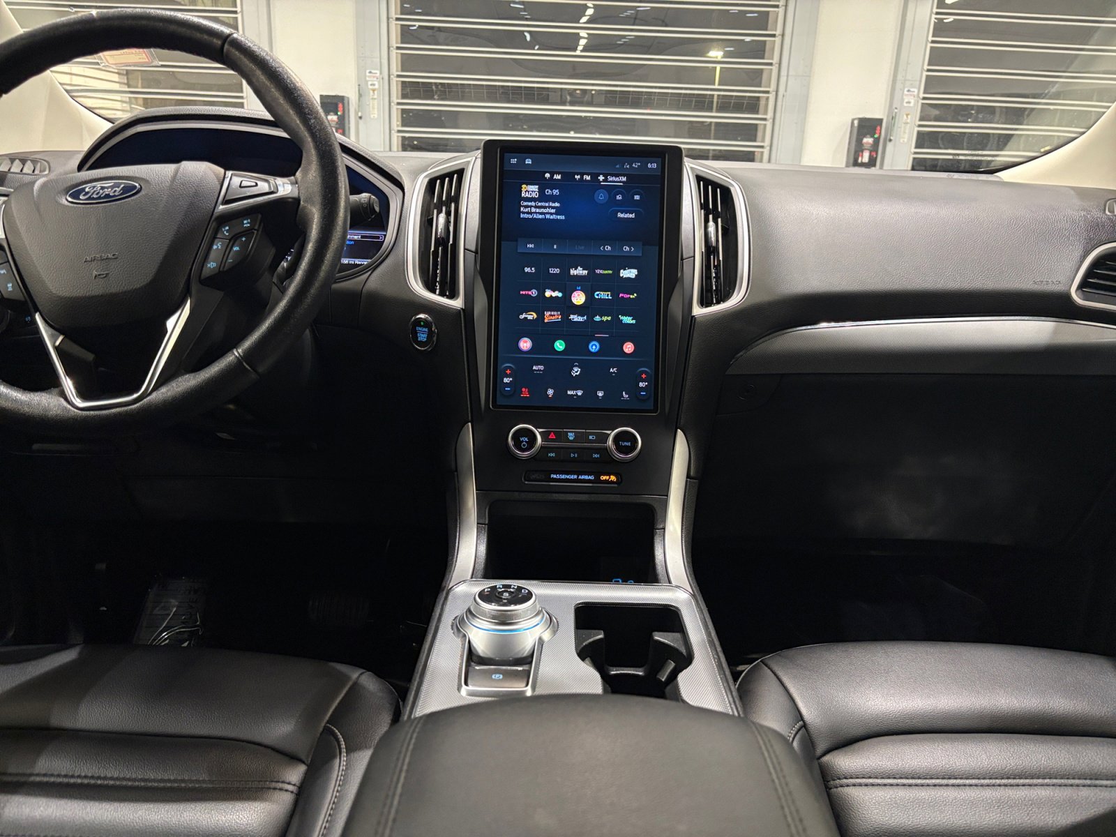 Used 2022 Ford Edge SEL w/ Convenience Package image 4