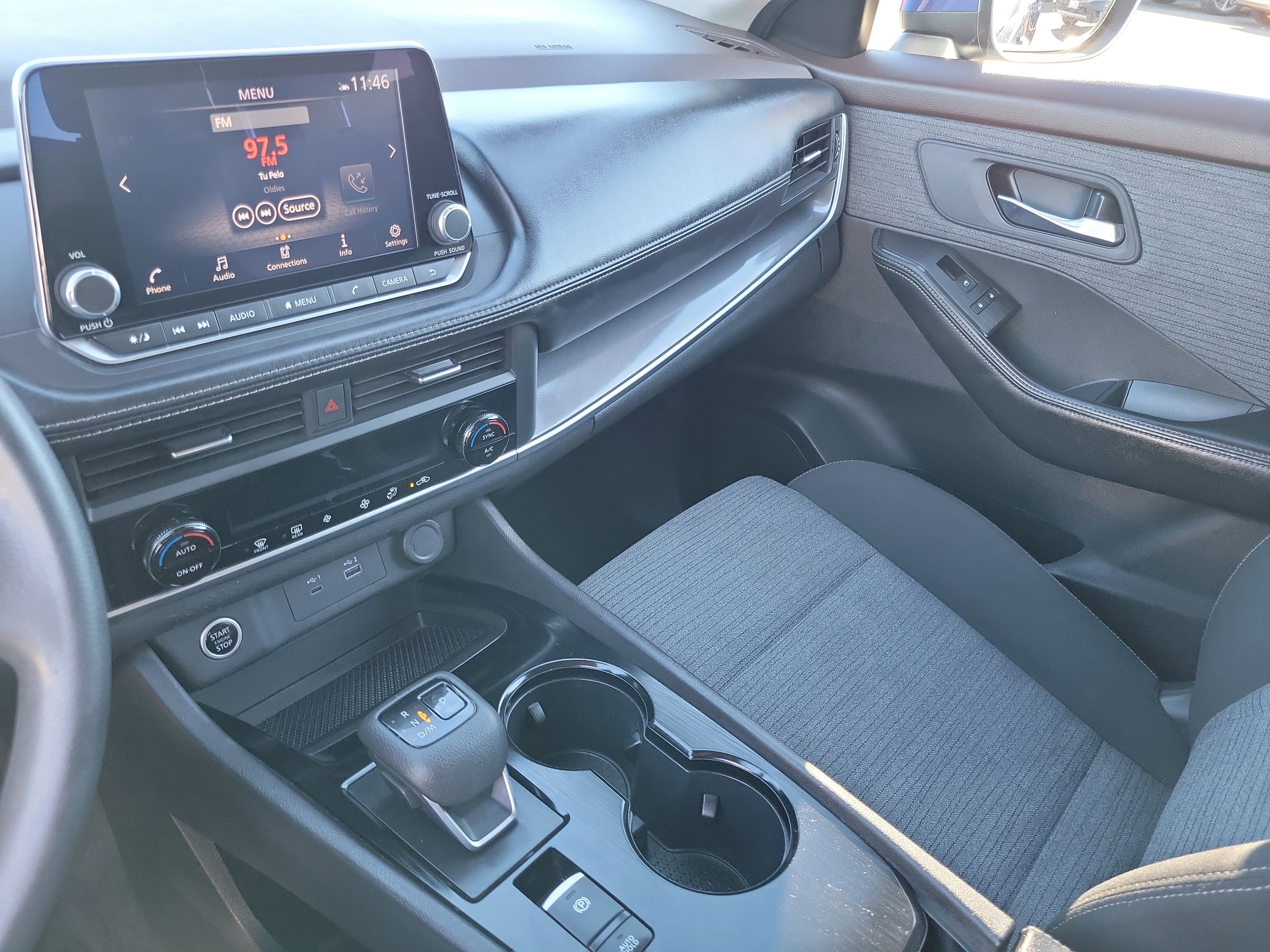 Used 2023 Nissan Rogue SV image 15