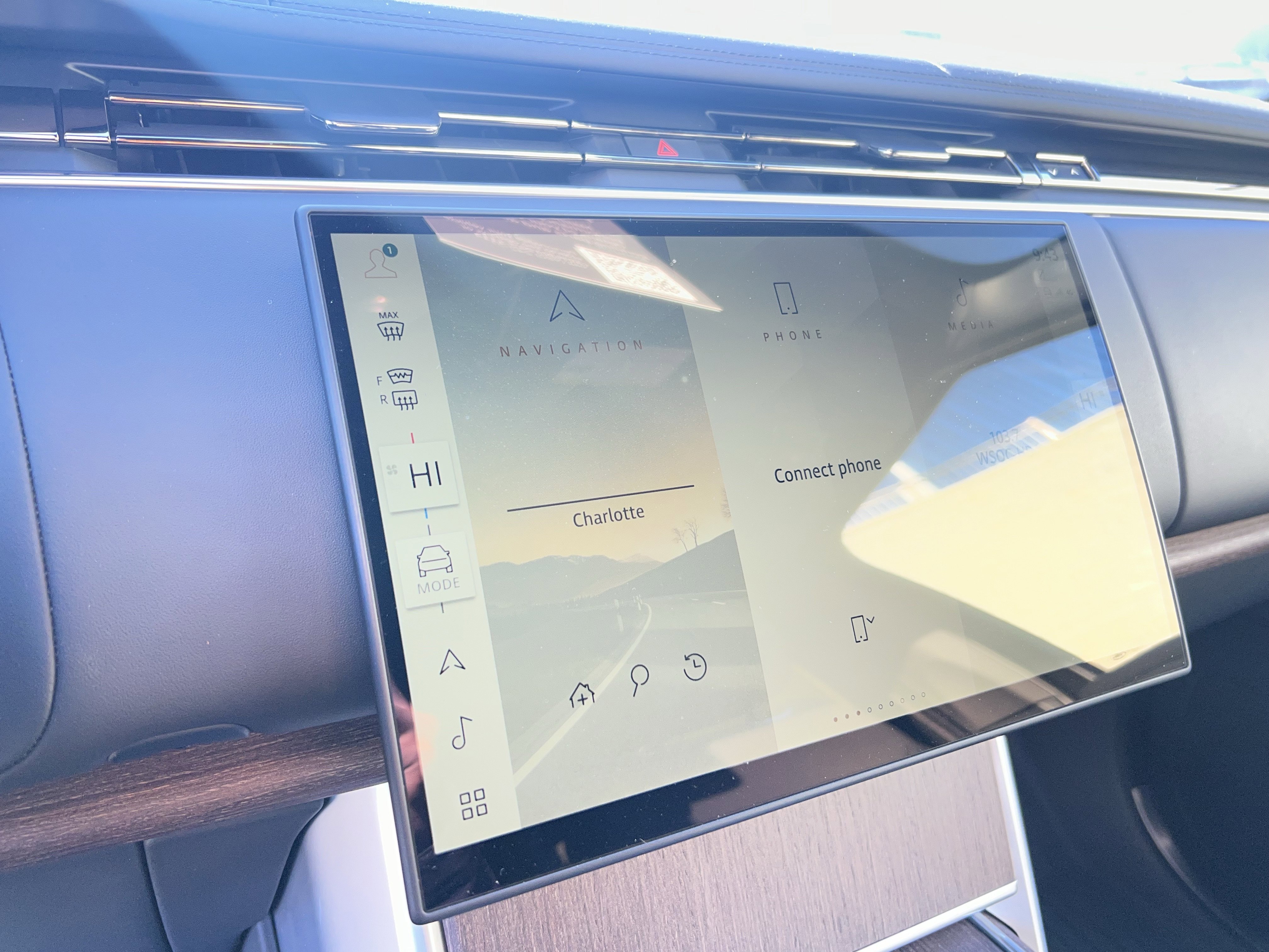 Certified 2025 Land Rover Range Rover Long Wheelbase SE image 26