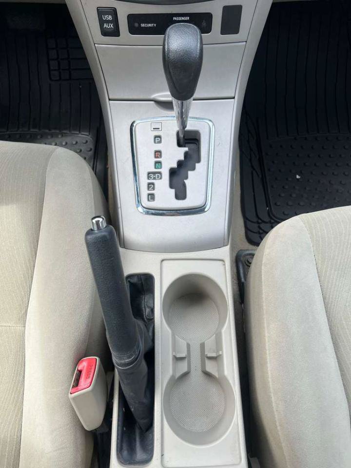 Used 2012 Toyota Corolla LE FWD image 27