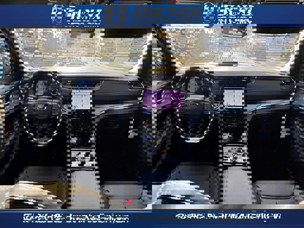 New 2025 Jeep Grand Cherokee Limited w/ Black Appearance Package image 18