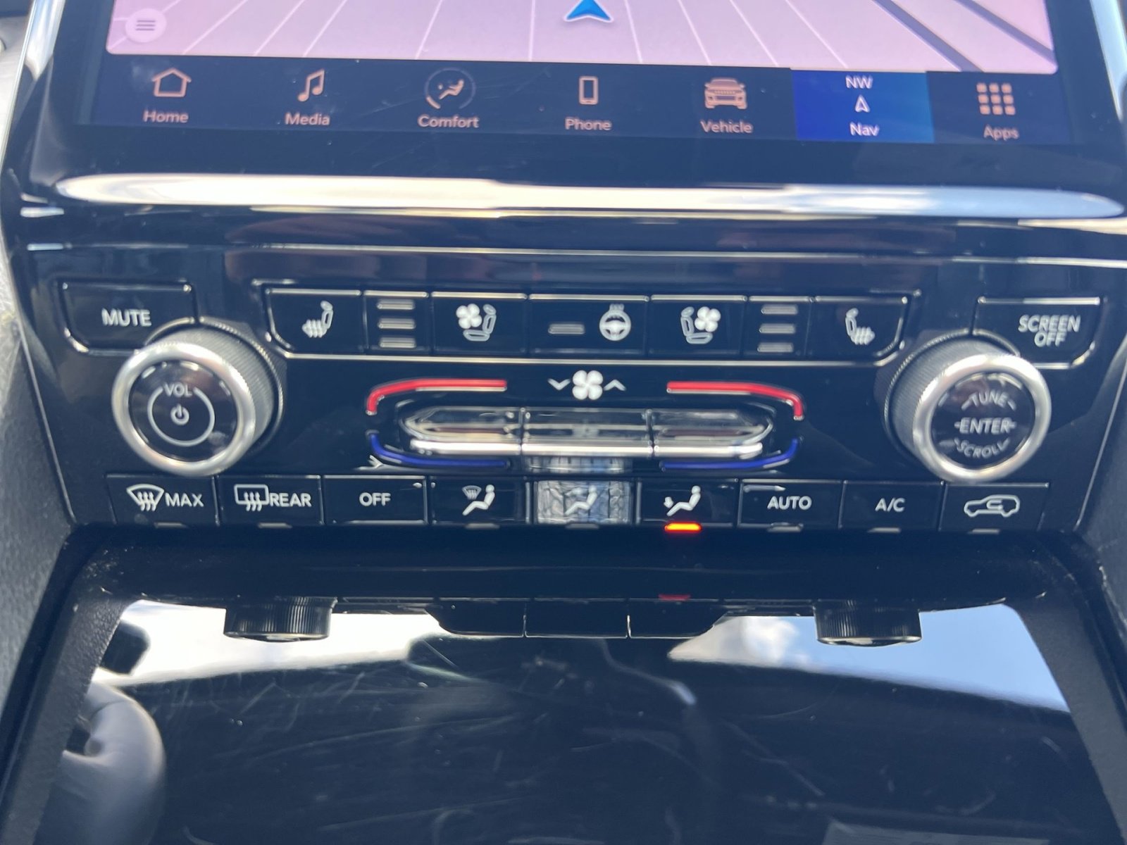 Used 2023 Jeep Grand Cherokee Overland w/ Adv Protech Group III image 21