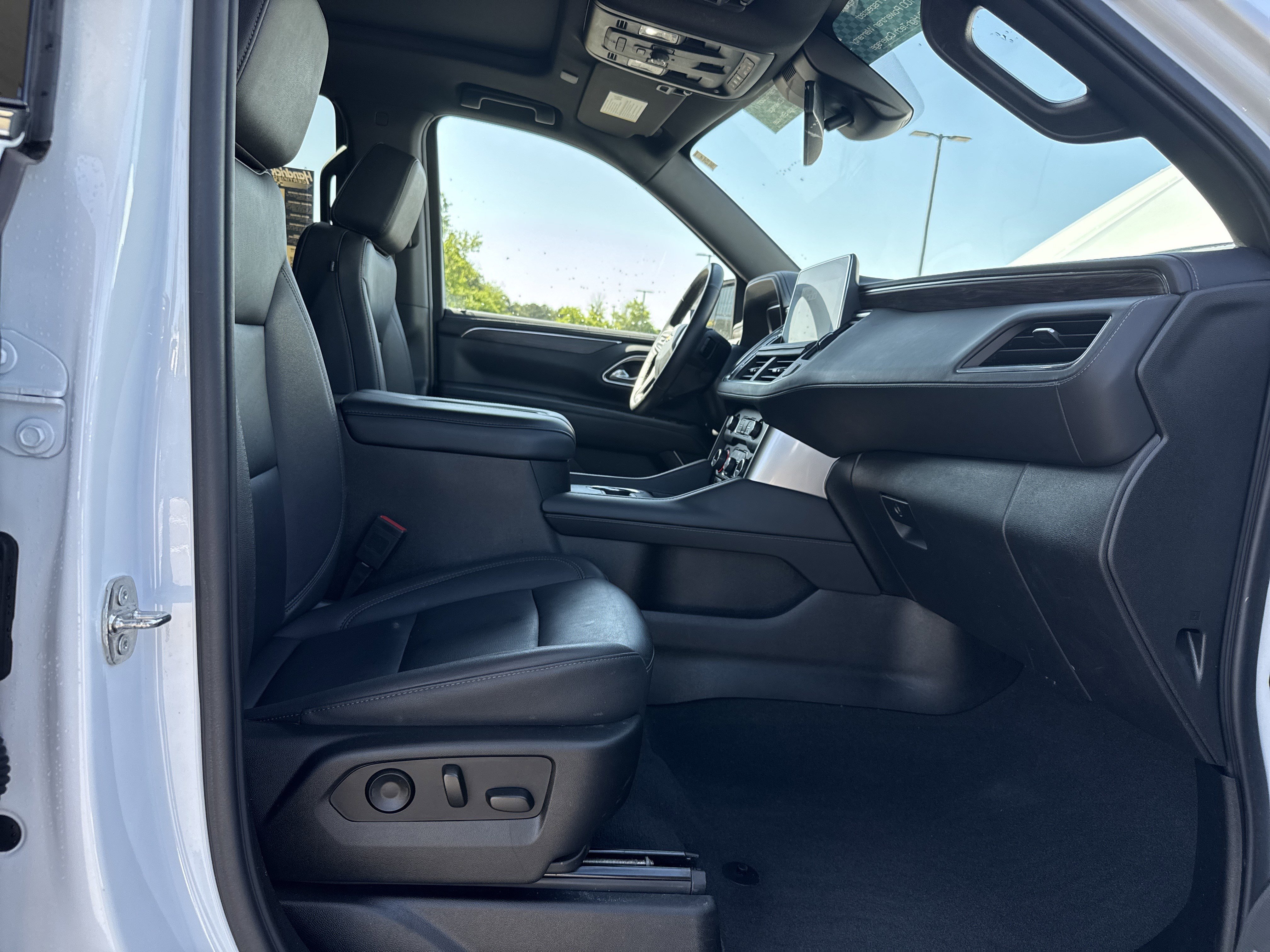 Used 2023 Chevrolet Tahoe LT w/ LT Signature Package image 33