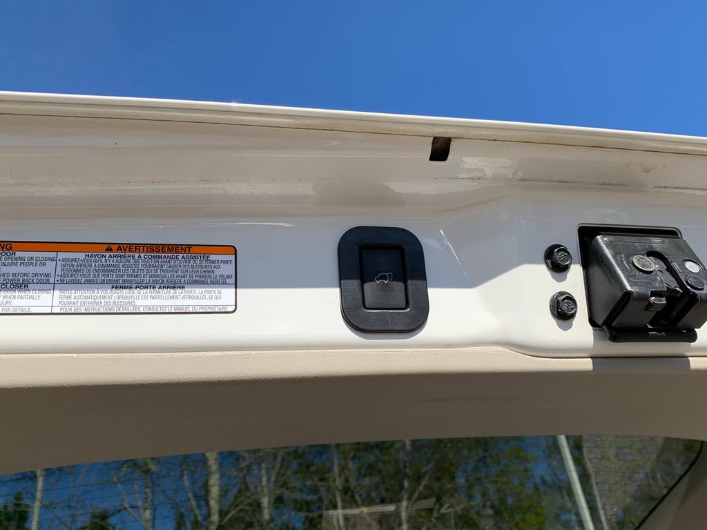 Used 2015 Toyota Sienna XLE image 9