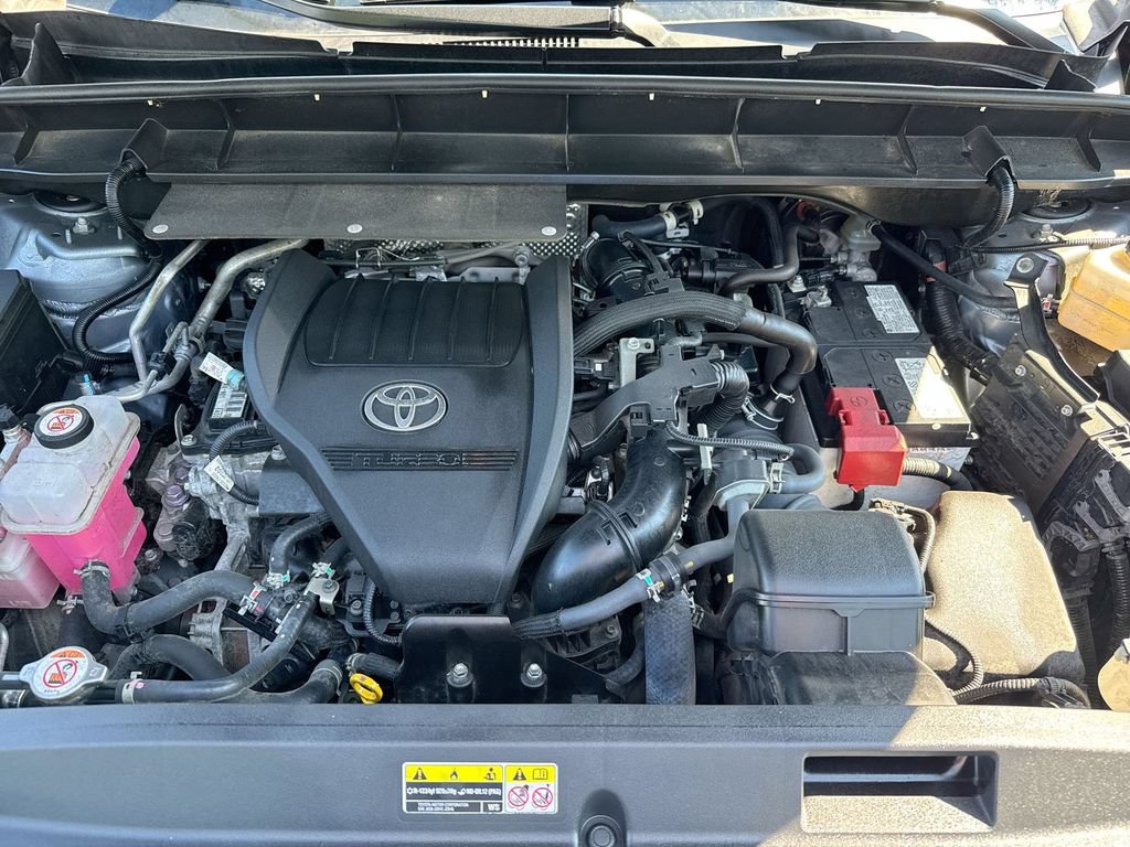 Used 2023 Toyota Highlander XLE AWD/4WD image 26