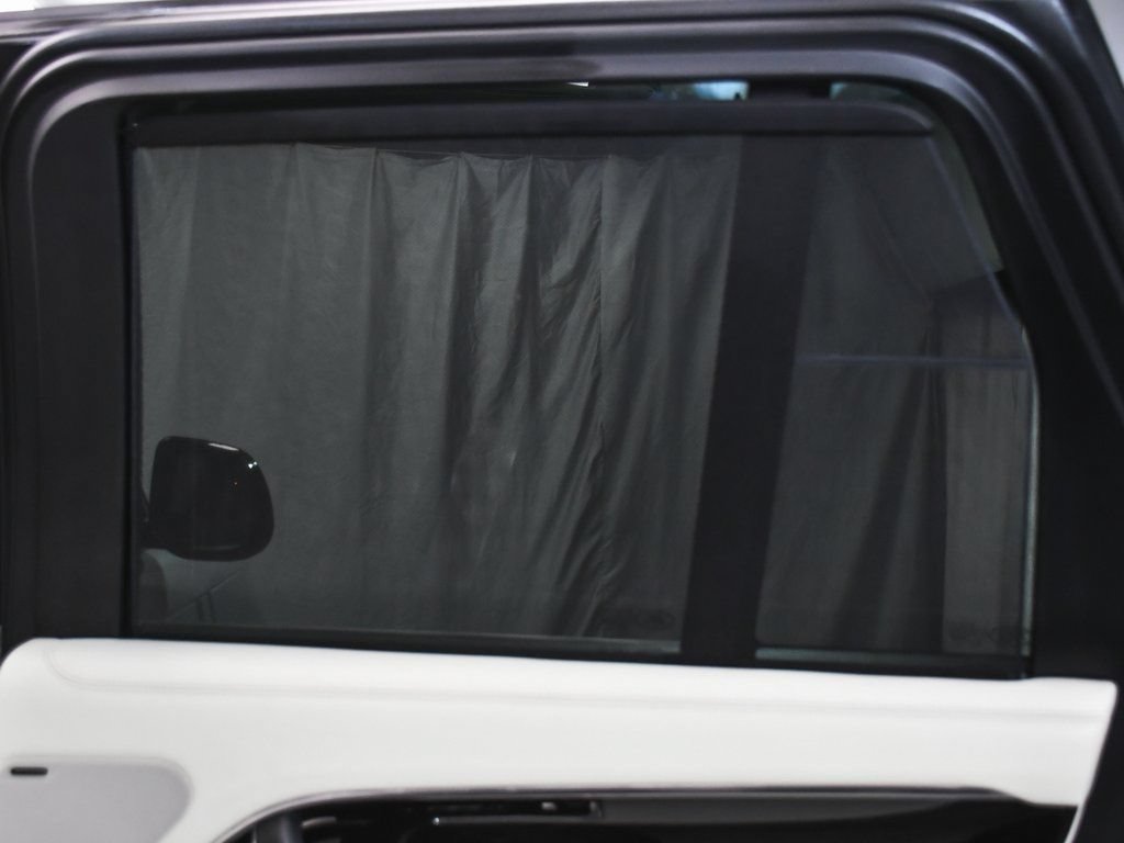 Used 2025 Land Rover Range Rover SE AWD/4WD image 19