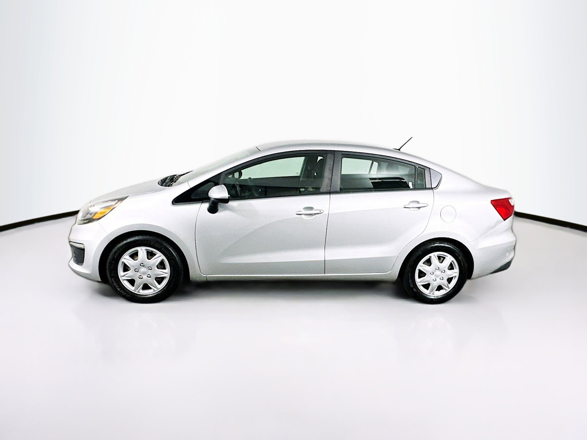 Used 2017 Kia Rio LX w/ Power Package FWD image 4