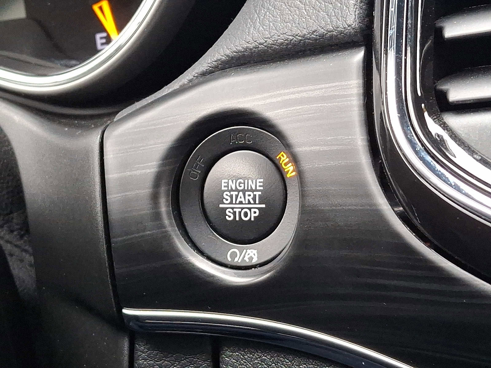 Used 2022 Jeep Grand Cherokee Limited image 26