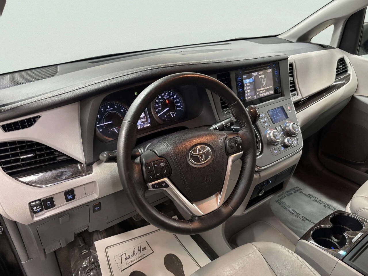 Used 2015 Toyota Sienna XLE FWD image 15