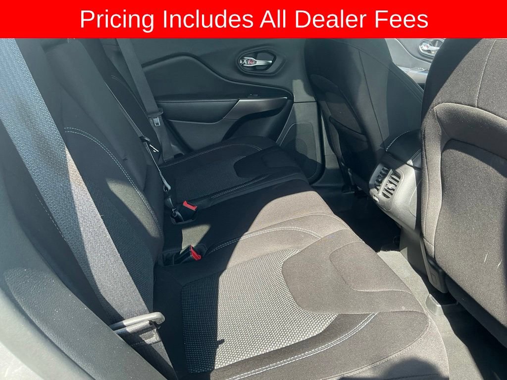 Used 2020 Jeep Cherokee Latitude FWD image 20