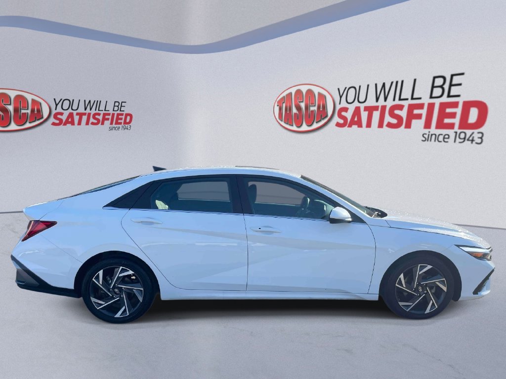 Used 2024 Hyundai Elantra SEL w/ Convenience Package FWD image 5