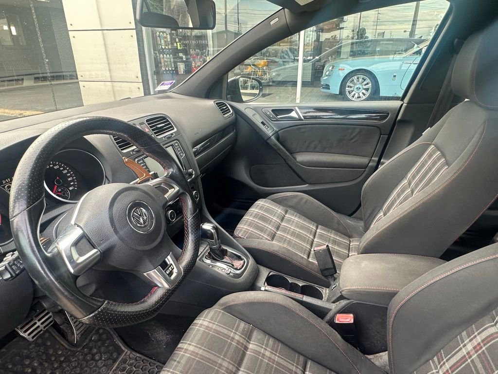 Used 2013 Volkswagen Golf 4-Door image 2