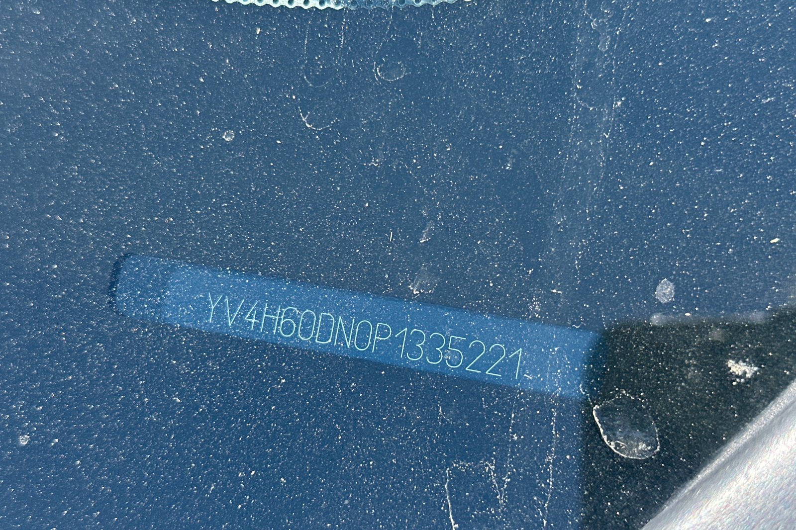 Used 2023 Volvo XC60 T8 Plus image 3