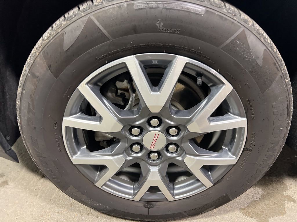 Used 2023 GMC Acadia SLT image 39