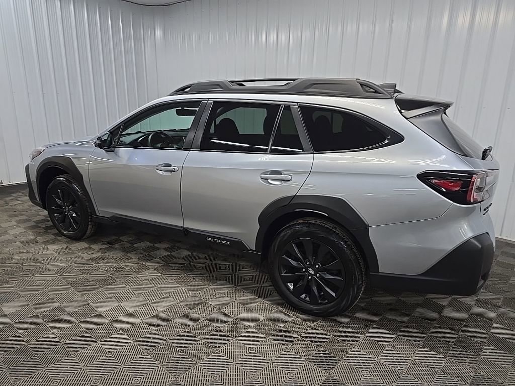 Used 2023 Subaru Outback Onyx Edition image 4
