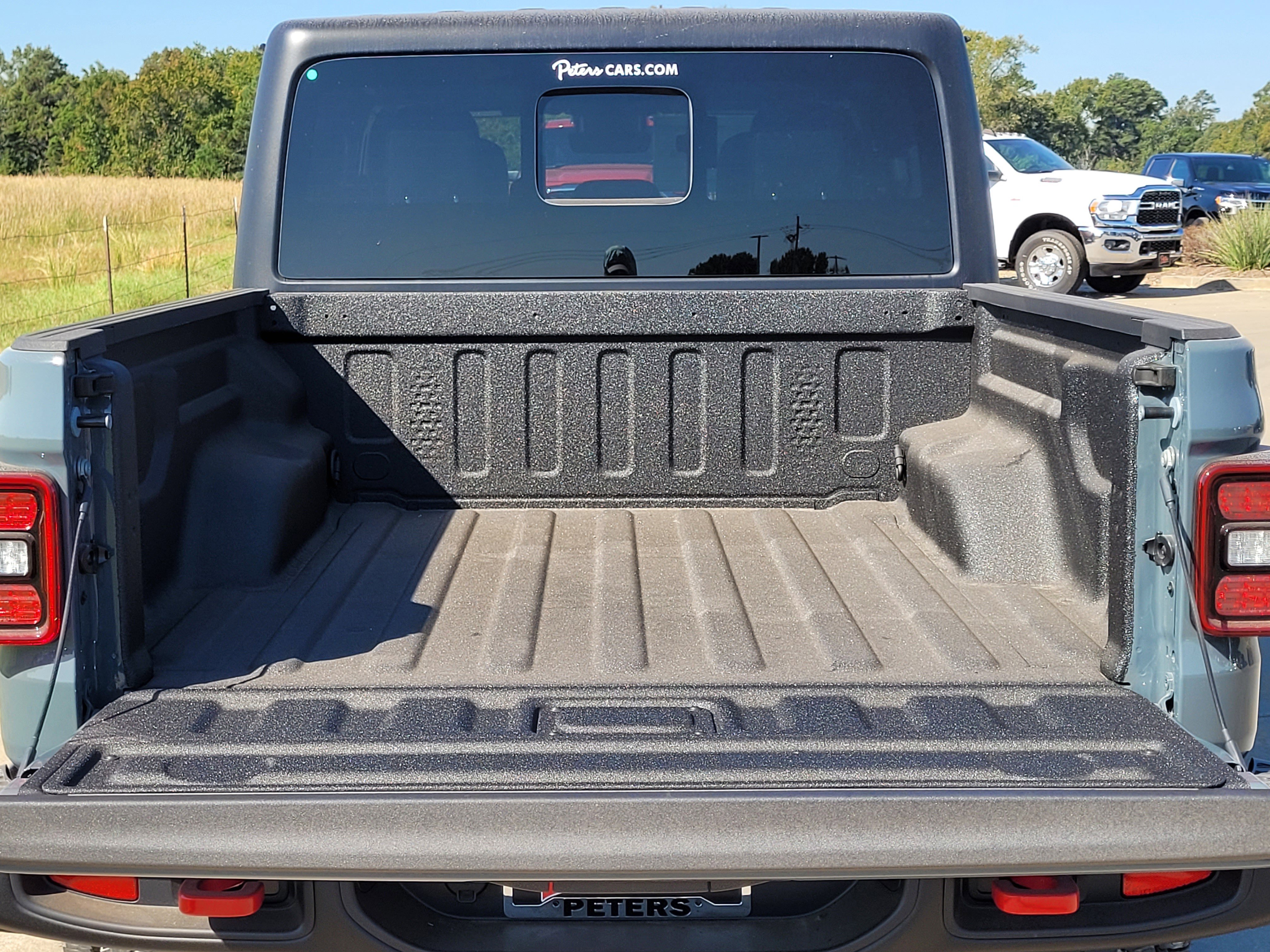 New 2025 Jeep Gladiator Rubicon w/ Convenience Group AWD/4WD image 7