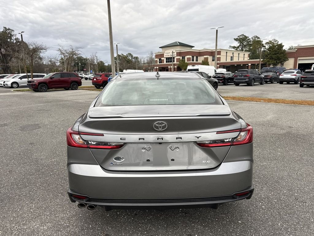 Used 2025 Toyota Camry SE image 4