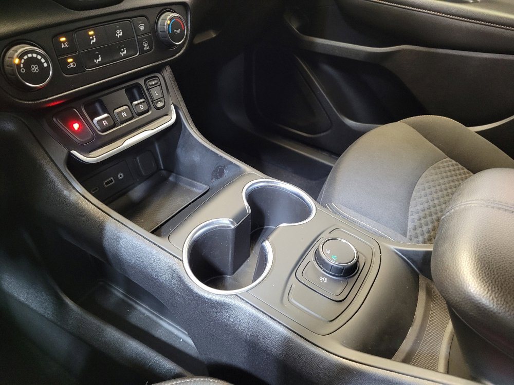 Used 2018 GMC Terrain SLE image 26